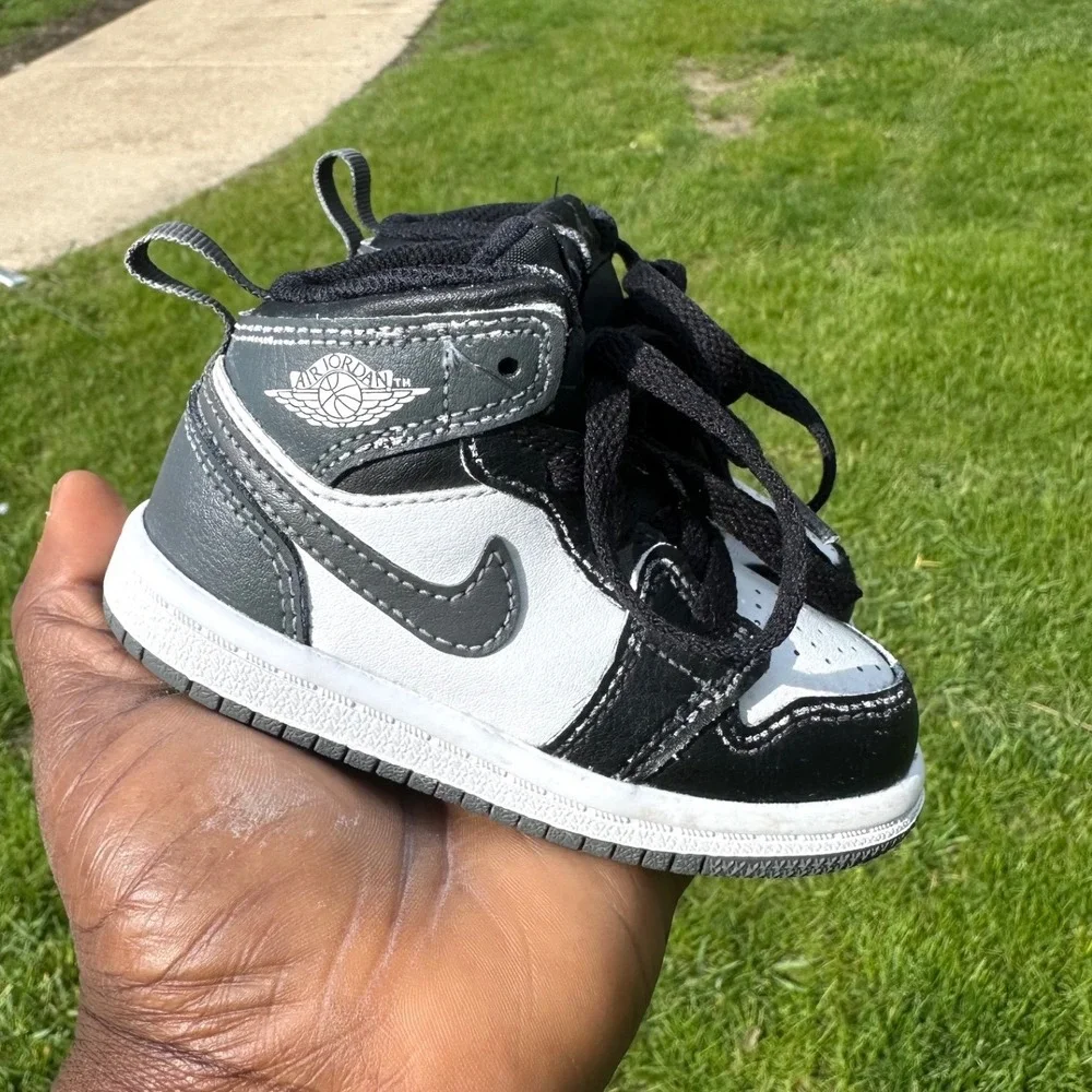 Nike Jordan‎ 1 Mid Infant Baby Sneakers Size 5 Iron Grey Shoes